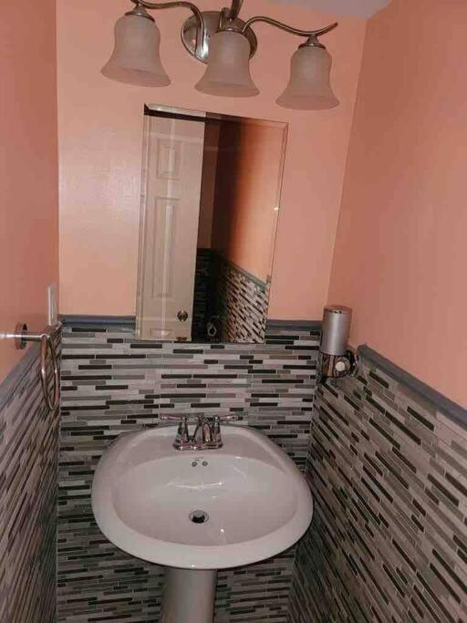 Elegant 2-Bedroom Pet-Friendly Villa W 2 Parking Spaces Hilton Head Island Exteriör bild